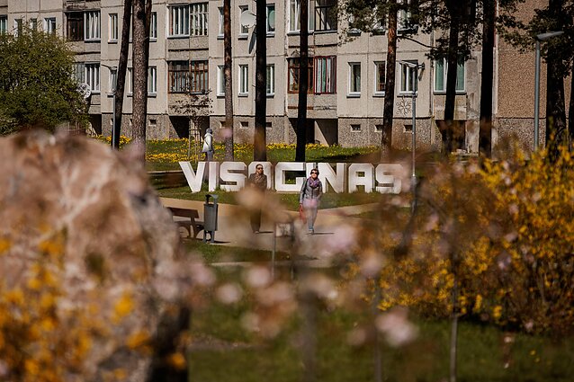 Visagine gyvena daug rusakalbių, ne visiems pavyko išmokti valstybinę kalbą bent taip, kad susikalbėtų. Visagine gyvena daug rusakalbių, ne visiems pavyko išmokti valstybinę kalbą bent taip, kad susikalbėtų.