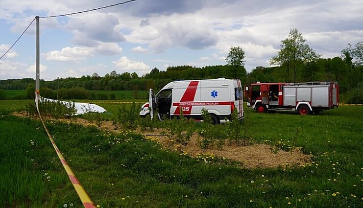 Žinios. Jurbarko rajone nukritus vienviečiam sklandytuvui žuvo pilotas