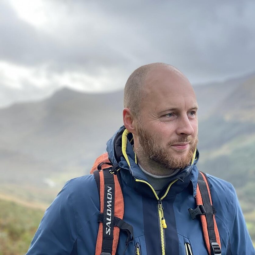 Čia ir dabar. Psichologas, taupių kelionių entuziastas Mykolas Valainis: šitaip keliaudamas neįsipančioju į ekonominius ir emocinius lūkesčius