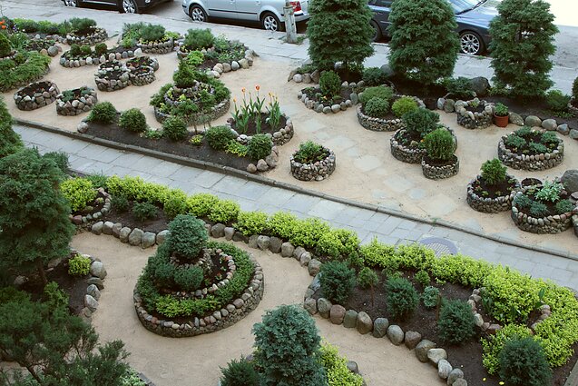 Kristina Šeniauskienė and her garden in Justiniškės, Vilnius