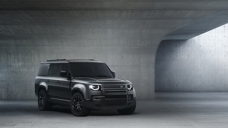 „Land Rover Defender 130 Outbound“