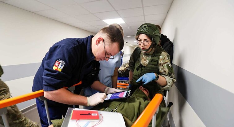 Lietuvoje pirmą kartą rengiamos plataus masto medicininės pagalbos ir karių pratybos: stebėta, kaip tektų organizuoti medikų darbą ekstremalioje situacijoje