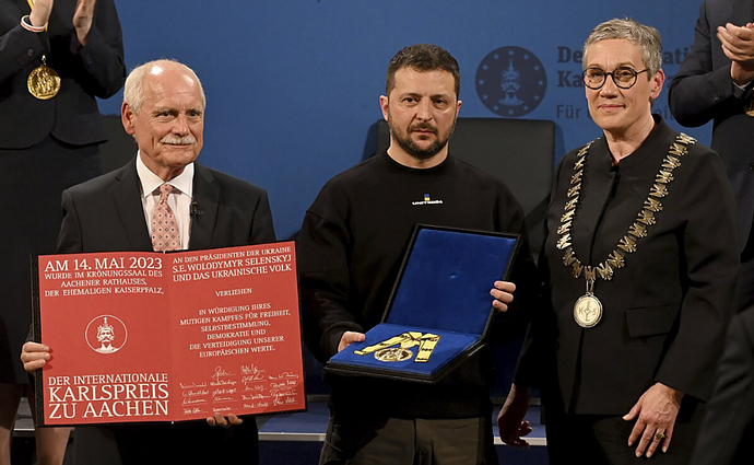 Žinios. Zelenskis dėkoja visiems, prisidėjusiems prie šalies oro gynybos: užtikrinsime dar saugesnį dangų