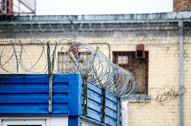 Ekspertė apie moteris kalėjimuose: bausmę atliekančios moterys yra perbaudžiamos, įkalinimas virsta atsėdėjimu