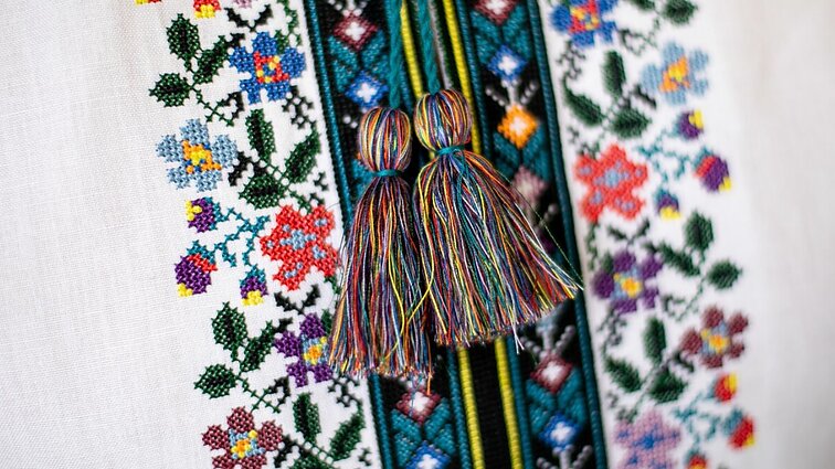 Tai – ne tik drabužis, bet ir pasipriešinimo, kovos simbolis: šiandien minima ukrainietiškos Vyšyvankos diena