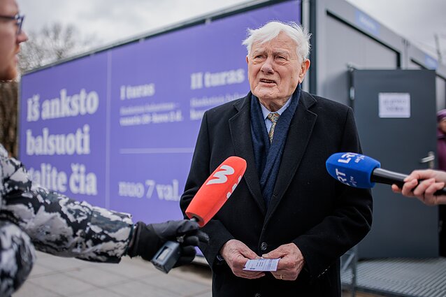 Adamkus apie apdovanojimą Česlovui Juršėnui: išskirtina šventė pagerbti žmogų, kuris padėjo pagrindus Lietuvos demokratijai