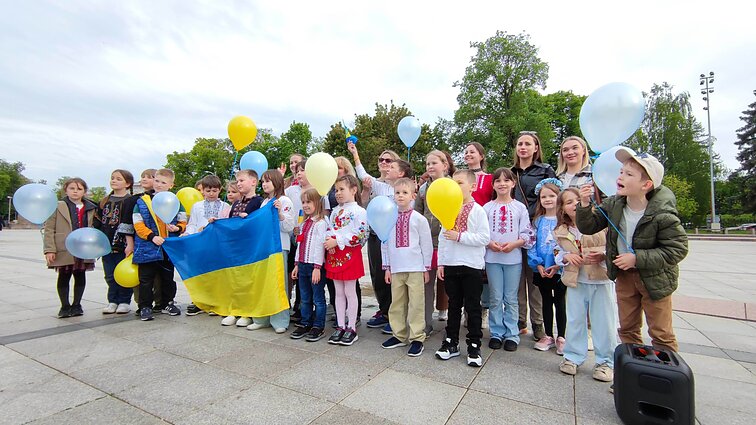 День вишиванки у Вільнюсі. 18 травня 2023 року. Кафедральна площа