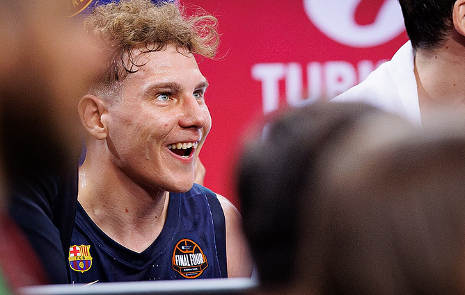 Veidu ant parketo kritęs Rokas Jokubaitis nusiskėlė priekinius dantis