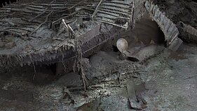 На корабле видны даже мелкие детали На корабле видны даже мелкие детали