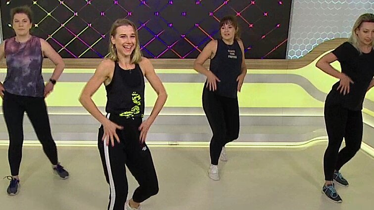 Dienos pradžiai nuteikianti energijos bomba: šokio treniruotė salsos ritmu tiek vaikams, tiek suaugusiems