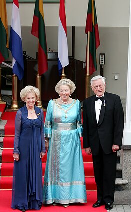 Lietuvos Respublikos Prezidento rūmuose prezidentas Valdas Adamkus ir ponia Alma Adamkienė pasitiko Nyderlandų Karalystės Karalienę Beatričę.