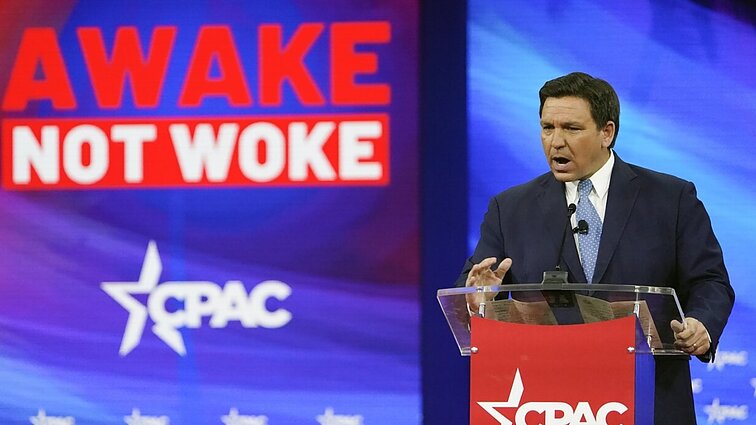 „Politikas, kuris Floridos valstiją pavertė konservatyvios politikos laboratorija“: respublikonas DeSantis dalyvaus JAV prezidento rinkimuose