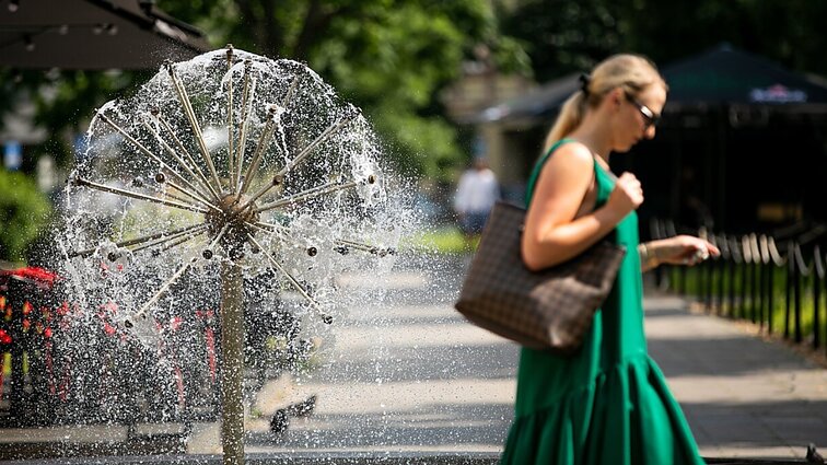 Į vasarą įžengiame pilnu tempu: birželio pradžioje laukia karščiai, sinoptikai įspėja dėl aukštos saulės spinduliuotės