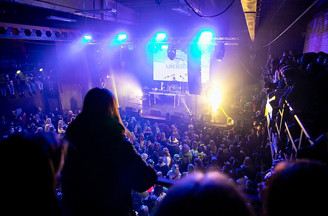 Populiariosios muzikos aktualijų apžvalga: Tinos Turner mirtis, „Europavox“ festivalis Vilniuje bei Loreen atvykimas į Lietuvą žiemą