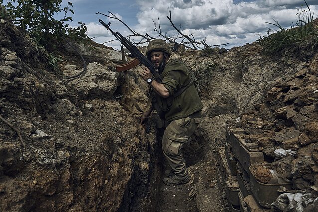 Naujas karo etapas – ne už kalnų: kol Ukraina rengiasi kontrpuolimui, Rusija skaičiuoja tūkstantinius praradimus Bachmute