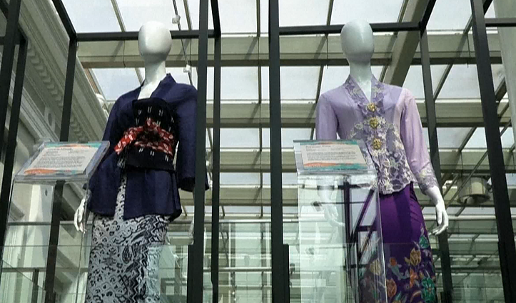 Kitąmet planuojama praplėsti UNESCO nematerialaus kultūros paveldo sąrašą: vienas iš nominantų – pietryčių Azijoje siuvamas drabužis