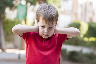 Autizmo spektro sutrikimą turintis vaikas (asociatyvi nuotr.)