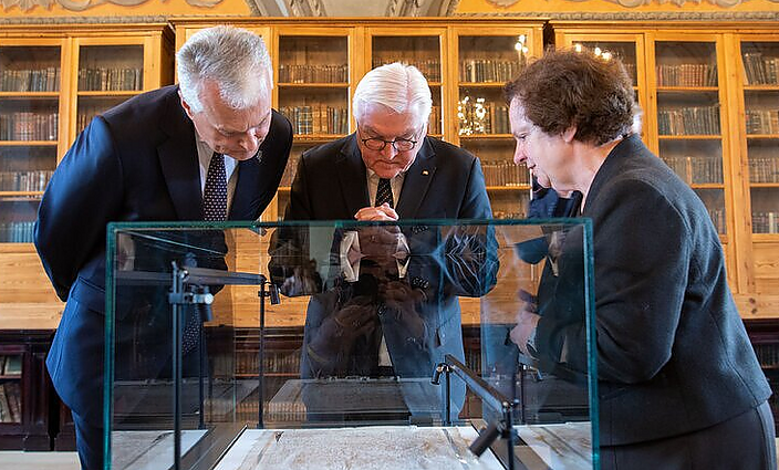 Minint Vilniaus 700 metų sukaktį, VU eksponuoja tris Gedimino laiškus, primenantys reikšmingą Lietuvos periodą