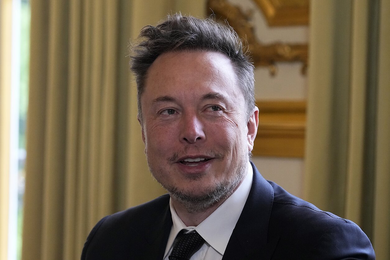 Elonas Muskas, Tesla Kinijoje (asociatyvi) Elonas Muskas, Tesla Kinijoje (asociatyvi)
