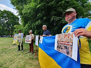 Prie Rusijos ambasados Vilniuje į protesto akciją renkasi vilniečiai