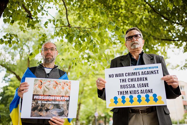 Vilniuje surengtas protestas dėl Rusijos grobiamų ir žudomų Ukrainos vaikų