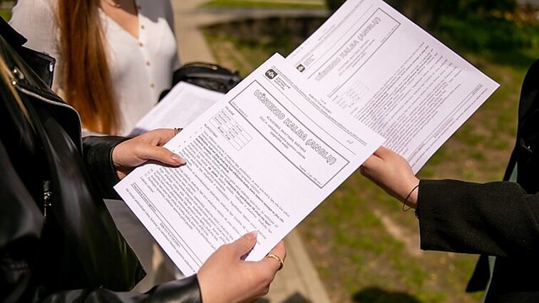 Prasideda brandos egzaminų sesija, egzaminus ketina laikyti ir 85 abiturientai iš Ukrainos