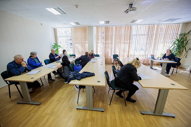 Mokiniais tapę visaginiečiai neslepia, kad išmokti valstybinę kalbą reikėjo seniai, toks supratimas itin sustiprėjo pastaraisiais metais. Mokiniais tapę visaginiečiai neslepia, kad išmokti valstybinę kalbą reikėjo seniai, toks supratimas itin sustiprėjo pastaraisiais metais.