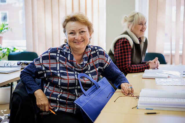 Mokiniais tapę visaginiečiai neslepia, kad išmokti valstybinę kalbą reikėjo seniai, toks supratimas itin sustiprėjo pastaraisiais metais. Mokiniais tapę visaginiečiai neslepia, kad išmokti valstybinę kalbą reikėjo seniai, toks supratimas itin sustiprėjo pastaraisiais metais.