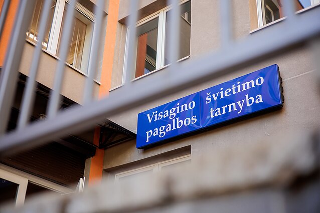 Mokiniais tapę visaginiečiai neslepia, kad išmokti valstybinę kalbą reikėjo seniai, toks supratimas itin sustiprėjo pastaraisiais metais. Mokiniais tapę visaginiečiai neslepia, kad išmokti valstybinę kalbą reikėjo seniai, toks supratimas itin sustiprėjo pastaraisiais metais.