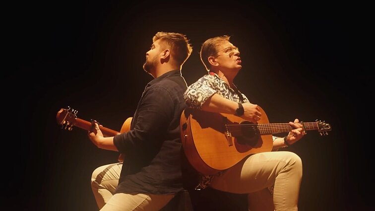 Dainotas Varnas su tėvu Rasiumi