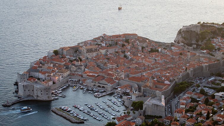 Kitoks galvos skausmas dėl turizmo: Dubrovnikas sulaukia tiek daug turistų, kad ėmė jų skaičius riboti