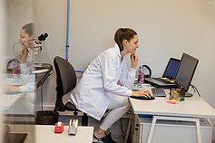 Optinių komponentų gamintoja „Altechna“ Vilniuje atidarė gamybos ir verslo kompleksą Optinių komponentų gamintoja „Altechna“ Vilniuje atidarė gamybos ir verslo kompleksą