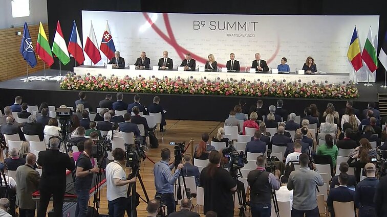 Spaudos konferencija po Bukarešto devyneto šalių viršūnių susitikimo (anglų k.)
