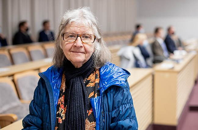 Lietuvoje viešinti mokslininkė Birutė Galdikas skatina aktyviau saugoti sengires: turėti ąžuolus, kuriems daugiau nei šimtas metų – nepakartojama