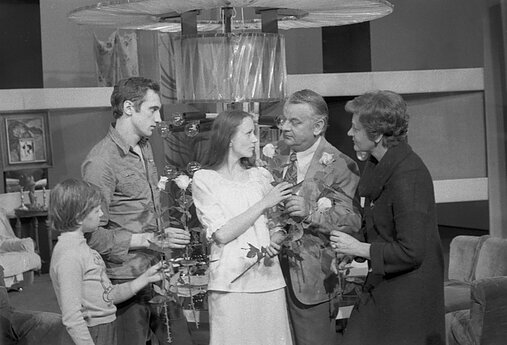 Iš kairės: S. Pajarskas, Valentinas Masalskis, Stasė Ivanauskaitė, Leonardas Zelčius, Birutė Raubaitė. 1979 m.