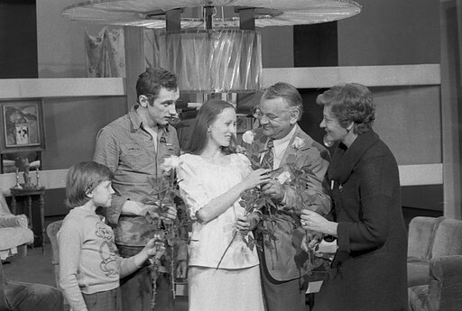 Iš kairės: S. Pajarskas, Valentinas Masalskis, Stasė Ivanauskaitė, Leonardas Zelčius, Birutė Raubaitė. 1979 m.