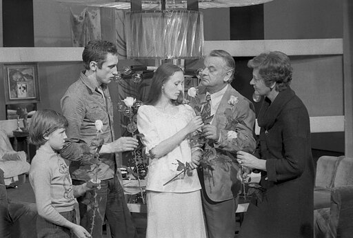 Iš kairės: S. Pajarskas, Valentinas Masalskis, Stasė Ivanauskaitė, Leonardas Zelčius, Birutė Raubaitė. 1979 m.