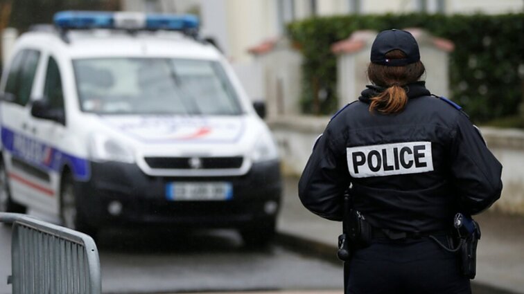 Prancūzijos premjerė apie kruviną išpuolį Alpių miestelyje: šiandien visa šalis sukrėsta