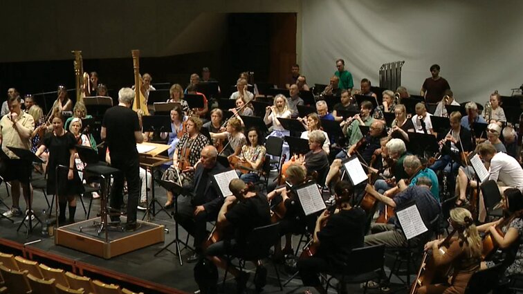 Po atviru dangumi – muzikinių žanrų įvairovė: Lietuvos valstybinis simfoninis orkestras pradėjo vasaros festivalį