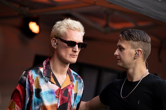 Juoda muzikos naktis Vilniuje: „ba.“ ir „Solo Ansamblis“ sudrebino sausakimšą Kalnų parką Juoda muzikos naktis Vilniuje: „ba.“ ir „Solo Ansamblis“ sudrebino sausakimšą Kalnų parką
