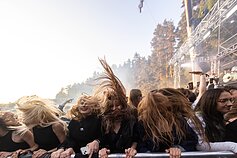 Juoda muzikos naktis Vilniuje: „ba.“ ir „Solo Ansamblis“ sudrebino sausakimšą Kalnų parką Juoda muzikos naktis Vilniuje: „ba.“ ir „Solo Ansamblis“ sudrebino sausakimšą Kalnų parką