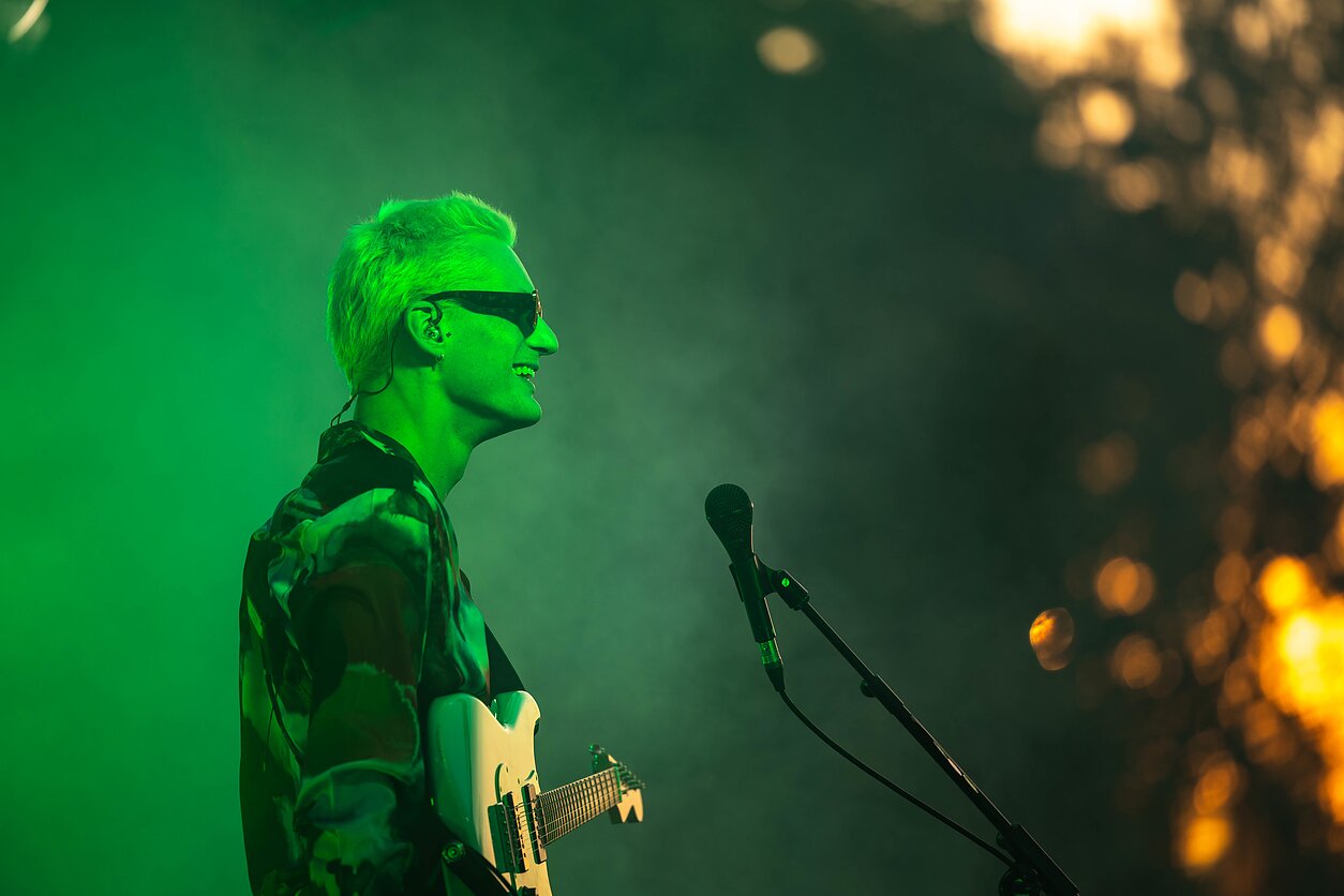 Juoda muzikos naktis Vilniuje: „ba.“ ir „Solo Ansamblis“ sudrebino sausakimšą Kalnų parką Juoda muzikos naktis Vilniuje: „ba.“ ir „Solo Ansamblis“ sudrebino sausakimšą Kalnų parką
