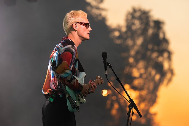 Juoda muzikos naktis Vilniuje: „ba.“ ir „Solo Ansamblis“ sudrebino sausakimšą Kalnų parką Juoda muzikos naktis Vilniuje: „ba.“ ir „Solo Ansamblis“ sudrebino sausakimšą Kalnų parką
