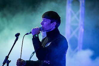 Juoda muzikos naktis Vilniuje: „ba.“ ir „Solo Ansamblis“ sudrebino sausakimšą Kalnų parką Juoda muzikos naktis Vilniuje: „ba.“ ir „Solo Ansamblis“ sudrebino sausakimšą Kalnų parką