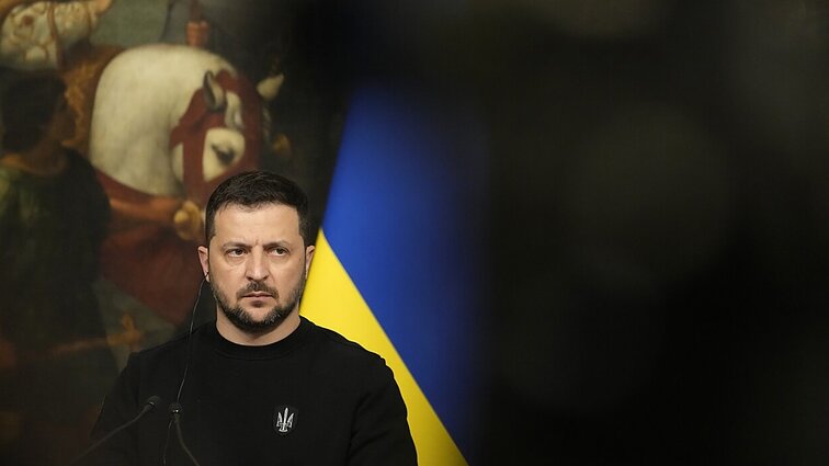 Žinios. Rusija smūgiavo gimtajam Zelenskio miestui: žuvo mažiausiai 10 žmonių