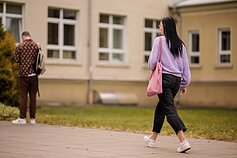 Abiturientai laiko matematikos egzaminą.