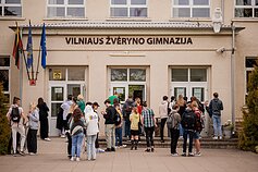 Abiturientai laiko matematikos egzaminą.