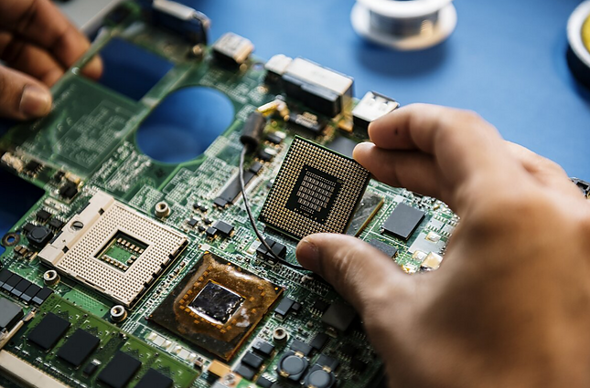 Varžybos dėl lustų gamintojų: „Intel“ ketina statyti 20 mlrd. eurų vertės gamyklą Vokietijoje