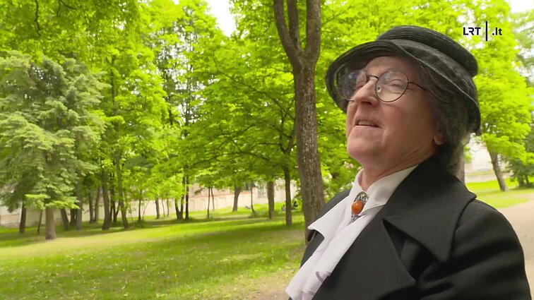 Dviračio žinios. Močiutės apie karvės laikymą mieste