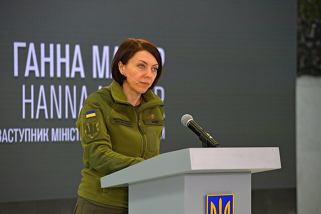 Žinios. Ukrainos gynybos viceministrė Hanna Maliar: kariai juda į priekį, bet kautynės – sudėtingos, o kariuomenė priversta gintis Rytuose